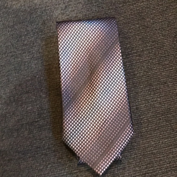 Kenneth Cole Men's 100% Imported Handmade Silk Shimmer Geometric Design Necktie - Picture 14 of 14